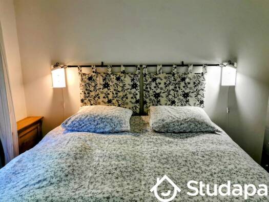 Appartement à louer 585 € 2 pièces 1 chambre 33 m² RDC Exterieur Bédarrides 84370
