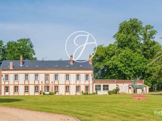 Maison à vendre 1 096 000 € 15 pièces 11 chambres 400 m² 23 488 m² de terrain Verneuil d'Avre et d'Iton 27130
