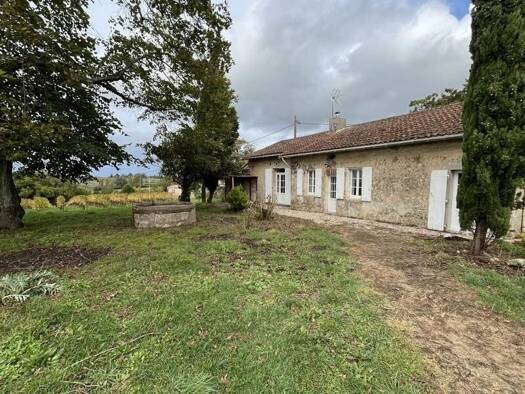 Maison à louer 850 € 3 pièces 2 chambres 70,6 m² Plassac 33390