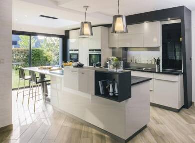 Appartement à vendre - Neuf 380 000 € 3 pièces 2 chambres 55 m² RDC Extension Centre Ville La Ciotat 13600