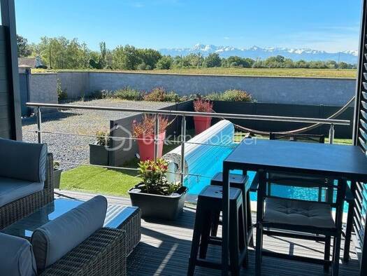 Maison de plain-pied à vendre 451 000 € 8 pièces 4 chambres 186,5 m² 1 222 m² de terrain Lagarde 65320