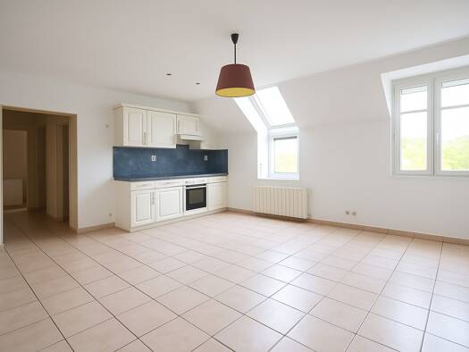 Duplex à vendre 189 000 € 2 pièces 1 chambre 47 m² Étage 2/2 Jouars-Pontchartrain 78760