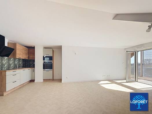 Appartement à louer 928 € 3 pièces 2 chambres 72 m² 3ème étage Centre Ville Blois 41000