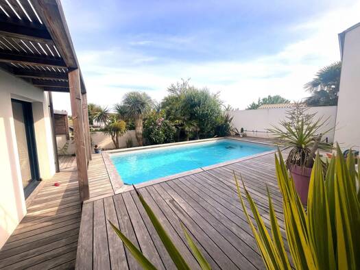 Villa à vendre 997 500 € 6 pièces 4 chambres 172 m² 387 m² de terrain Nieul-sur-Mer 17137