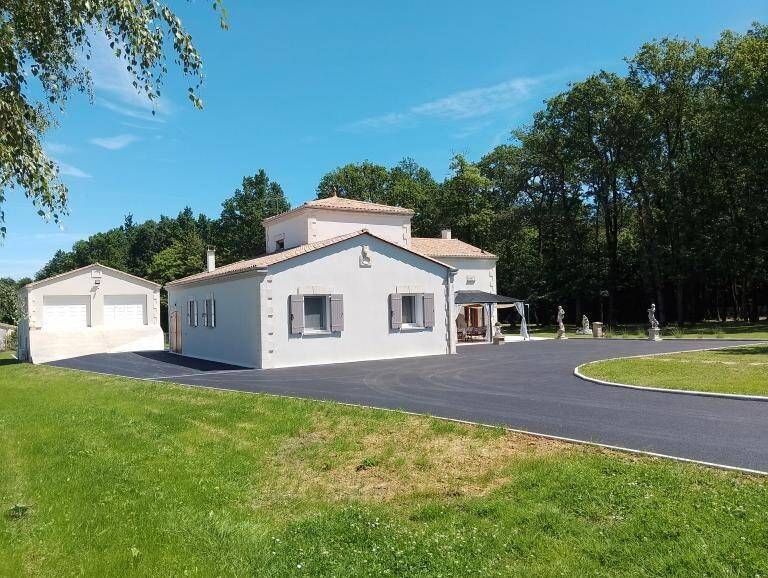 Maison à vendre, 287m², MOUTHIERS SUR BOEME