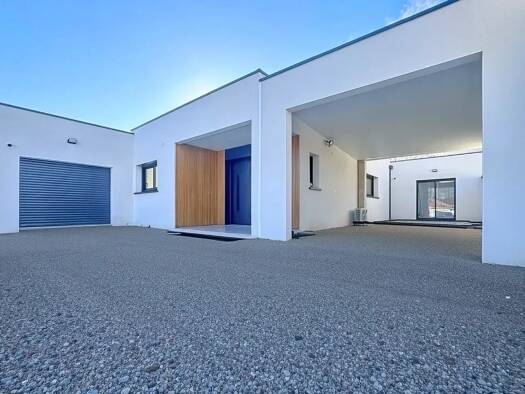 Maison de plain-pied à vendre 393 000 € 6 pièces 4 chambres 180 m² 600 m² de terrain Mazerolles 40090