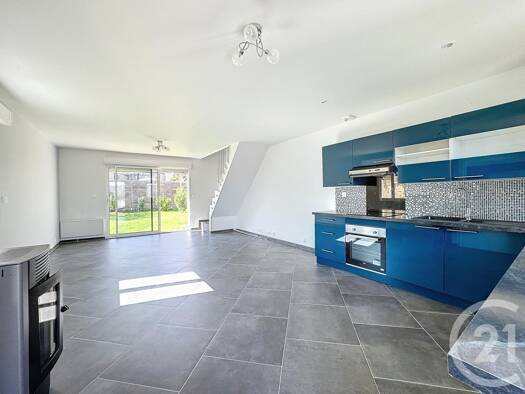 Maison à louer 1 217 € 3 pièces 2 chambres 67,5 m² 150 m² de terrain Thomery 77810