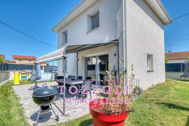 Maison à vendre 339 900 € 5 pièces 3 chambres 106 m² 400 m² de terrain Centre et RN La Verpilliere 38290