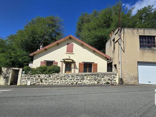 Maison de ville à vendre 55 000 € 5 pièces 3 chambres 78 m² 406 m² de terrain Hauts Quartiers Thiers 63300