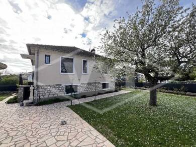Maison de plain-pied à vendre 357 000 € 5 pièces 3 chambres 96 m² 425 m² de terrain Combs la Ville 77380