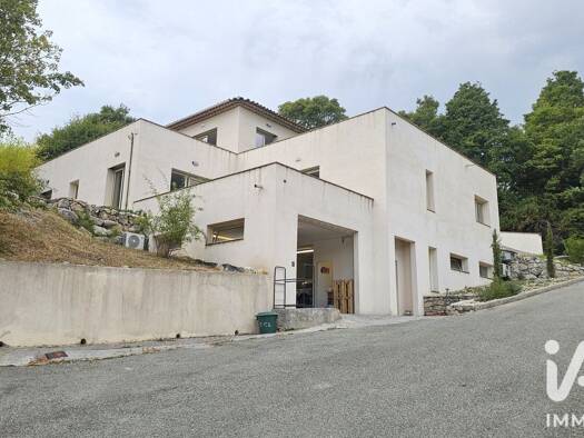 Maison à vendre 470 000 € 5 pièces 3 chambres 175 m² 700 m² de terrain Coursegoules 06140