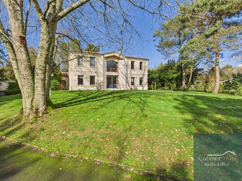 Maison à vendre, 194m², LATRESNE