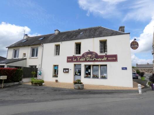 Immeuble à vendre 284 850 € Plusquellec 22160