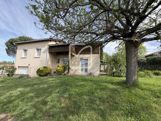 Villa à vendre 239 900 € 6 pièces 4 chambres 113 m² Zone Urbaine Est Figeac 46100