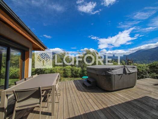 Maison à vendre 580 000 € 5 pièces 3 chambres 150 m² 1 165 m² de terrain Les Ecarts Embrun 05200