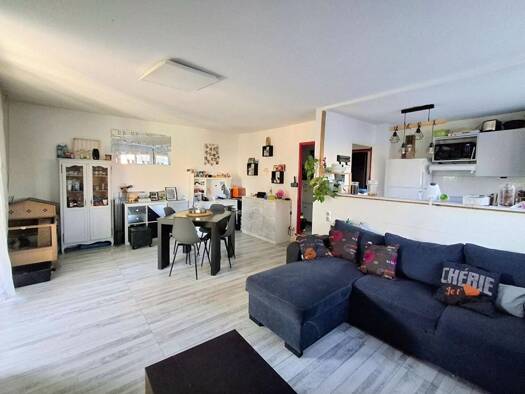 Appartement à vendre 179 990 € 3 pièces 2 chambres 67 m² RDC Cavailles-Camparian Cenon 33150