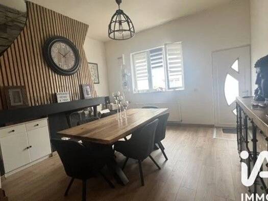 Maison de ville à vendre 106 050 € 2 pièces 1 chambre 57 m² 63 m² de terrain Cailloux Calais 62100
