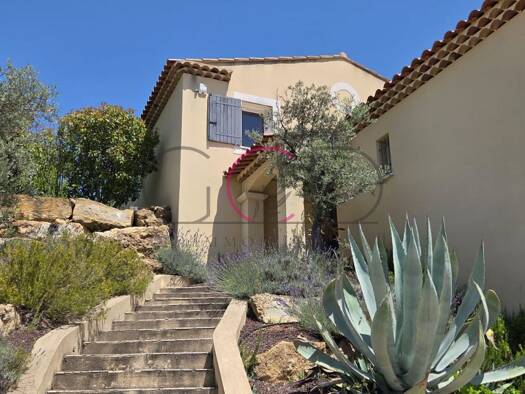 Villa à vendre 798 000 € 7 pièces 5 chambres 200 m² 878 m² de terrain Coudoux 13111