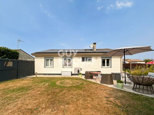 Maison de plain-pied à vendre 299 000 € 5 pièces 4 chambres 82,1 m² 491 m² de terrain Fontenay-Trésigny 77610