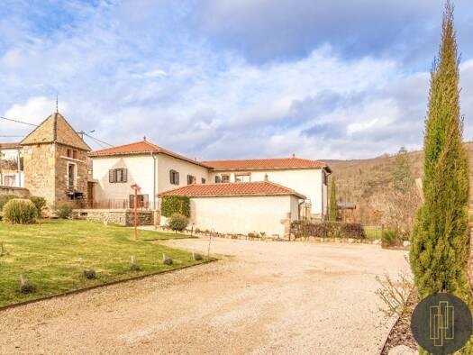 Maison à vendre 815 000 € 9 pièces 4 chambres 258 m² 1 954 m² de terrain Le Perréon 69460