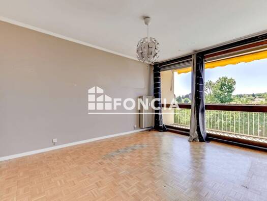 Appartement à vendre 174 000 € 3 pièces 2 chambres 60,68 m² Étage 3/8 Champlong Saint-Genis-Laval 69230