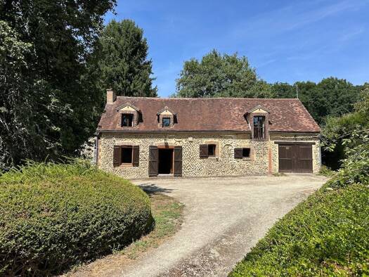 Maison à vendre 272 000 € 6 pièces 3 chambres 132 m² 6 345 m² de terrain Cour-Maugis sur Huisne 61110