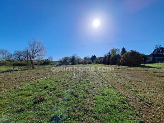 Terrain à vendre 31 000 € 2 300 m² de terrain Sauveterre-de-Béarn 64390