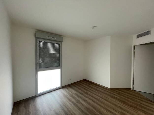 Appartement à louer 961 € 3 pièces 2 chambres 65 m² Étage 2/1 Rillieux-la-Pape 69140