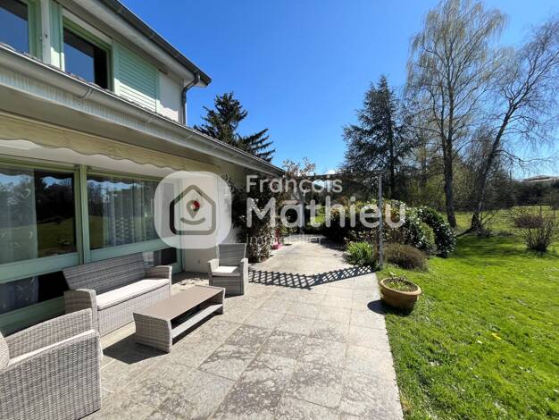 Maison à vendre 645 000 € 7 pièces 6 chambres 350 m² 30 661 m² de terrain Chalamont 01320