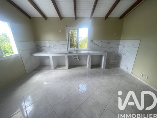 Appartement à louer 1 000 € 3 pièces 2 chambres 82,3 m² Étage 1/1 Morne-à-l'Eau 97111