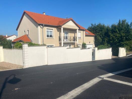 Maison à vendre 525 000 € 11 pièces 7 chambres 247 m² 921 m² de terrain Noisseville 57645