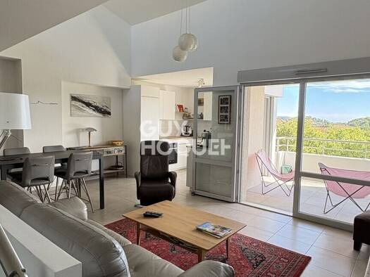 Duplex à vendre 598 500 € 4 pièces 3 chambres 109 m² Étage 2/2 Nord La Ciotat 13600