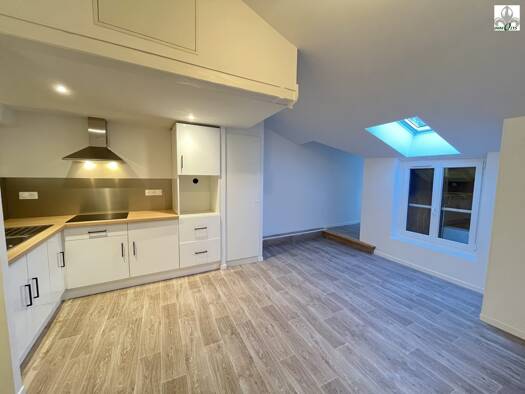 Appartement à louer 720 € 2 pièces 1 chambre 44,3 m² Étage 3/3 Centre Ville Beaune 21200