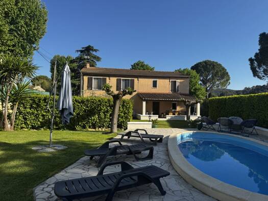 Maison à vendre 422 000 € 6 pièces 4 chambres 165 m² 805 m² de terrain Saint-Étienne-du-Grès 13103