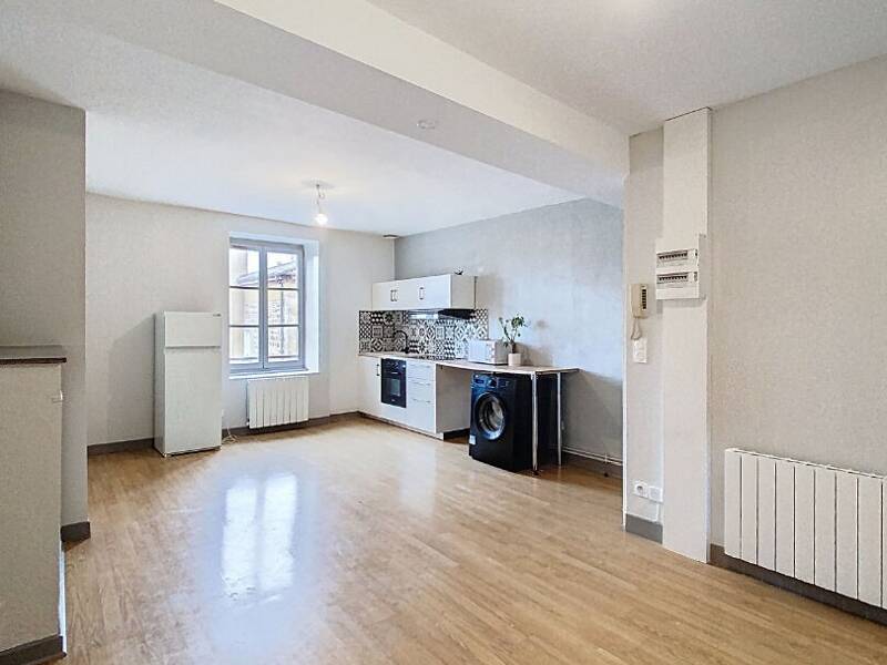 Maison à louer, 48m², SAINT ETIENNE DES OULLIERES