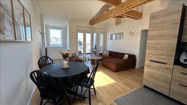 Appartement à louer 2 285 € 3 pièces 2 chambres 65 m² 5ème étage La Gare Clamart 92140