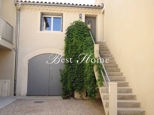 Appartement à louer 750 € 3 pièces 2 chambres 78 m² RDC Nîmes 30000