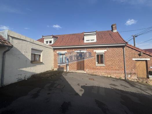 Maison à vendre 99 000 € 5 pièces 3 chambres 100 m² 530 m² de terrain St Pol sur Ternoise 62130