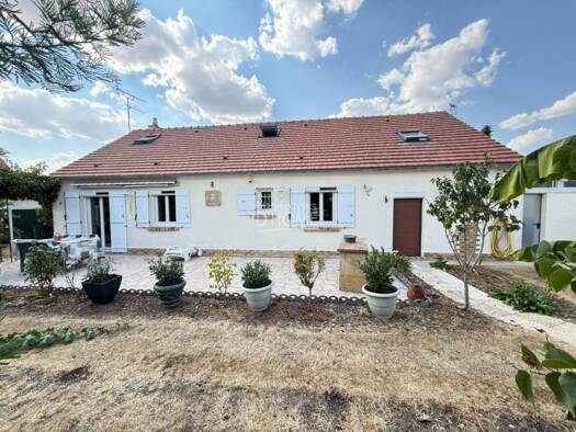 Maison de ville à vendre 365 000 € 5 pièces 3 chambres 110 m² 871 m² de terrain Rozay-en-Brie 77540
