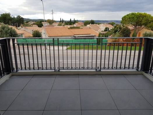 Appartement à vendre 195 000 € 2 pièces 1 chambre 49,3 m² Étage 1/2 Gignac-la-Nerthe 13180
