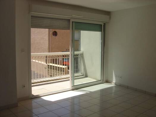 Appartement à louer 795 € 3 pièces 2 chambres 60 m² Est Clermont-l'Hérault 34800