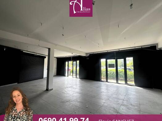 Local commercial à louer 3 584 € 118 m² de surface de vente Les Abymes 97139