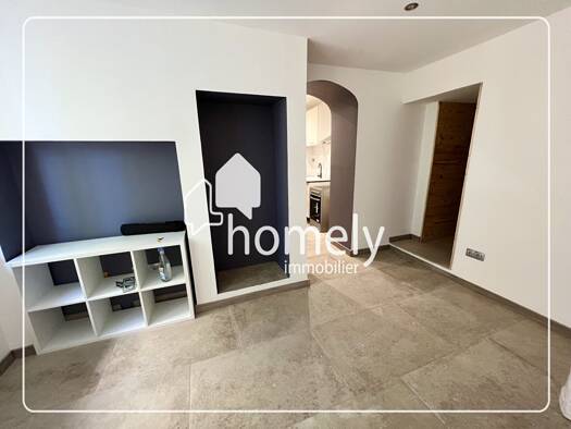 Appartement à louer 720 € 1 pièce 33 m² RDC Centre Ancien-Cros-Lotins Éguilles 13510