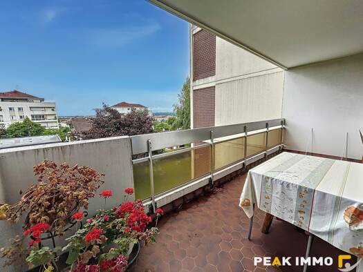 Appartement à louer 1 590 € 3 pièces 2 chambres 76,2 m² 2ème étage Annemasse 74100