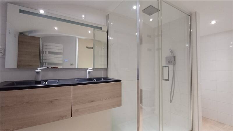 Appartement - RDC - 80m2 - 8 pièces - Non meublé — 10