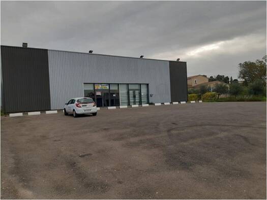 Boutique à louer 4 500 € 600 m² de surface de vente Saint-Hilaire-de-Brethmas 30560
