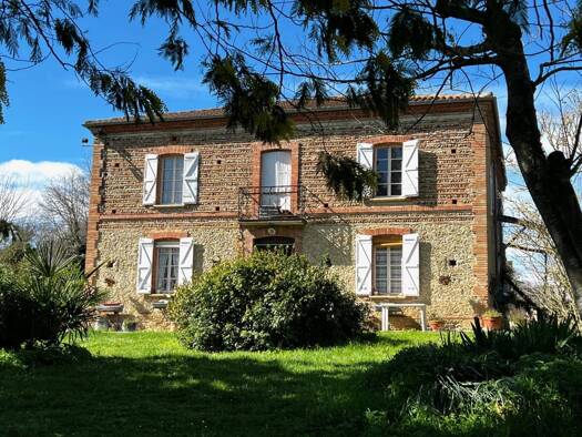 Maison à vendre 230 000 € 4 pièces 2 chambres 156 m² 12 431 m² de terrain L'Isle-en-Dodon 31230