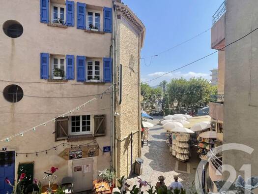 Maison à vendre 997 500 € 7 pièces 3 chambres 226 m² 146 m² de terrain Le Lavandou 83980