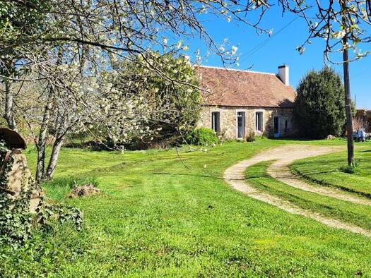 Maison à vendre 140 000 € 2 pièces 1 chambre 66 m² 10 000 m² de terrain Courtenay 45320