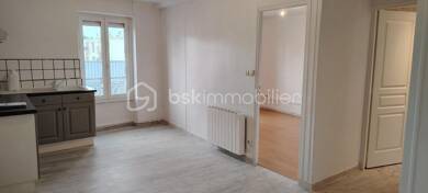 Appartement à vendre 141 500 € 1 pièce 65 m² Dernier étage, Étage 2/2 Centre Ville Est Bourgoin-Jallieu 38300
